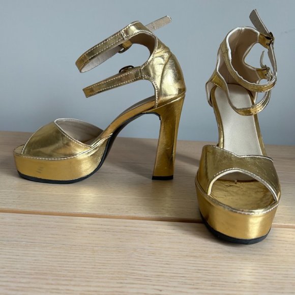 Gold Platforms - Picture 3 of 3